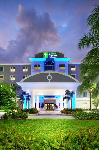 Holiday Inn Express Hotel & Suites Port St. Lucie West, an IHG Hotel