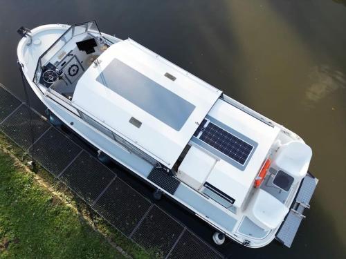 Superbe bateau découvrable avec parking gratuit