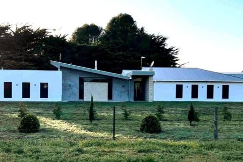 . White Hut on Golflinks