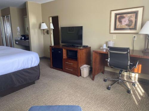 Best Western Emporia Inn - image 2