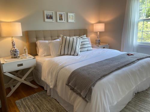 Rose Hill Inn in Versailles, USA