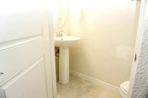 Luxury Townhome/Private pool @Solterra/nearDisney! in Davenport, USA