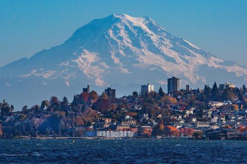 Silver Cloud Inn - Tacoma Waterfront - image 11