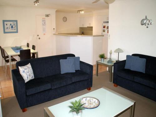 Paradise Grove - Hosted by Burleigh Letting