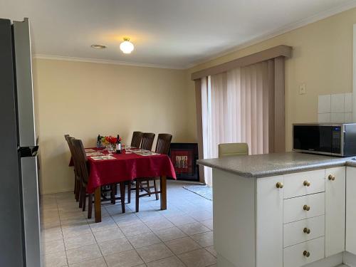 設施, 4 Beds-Whole House-U2-9 Dennis Street-Reservoir in 瑞斯維爾