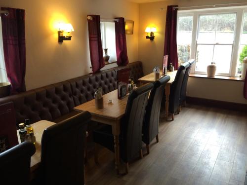 Hunters Lodge Inn