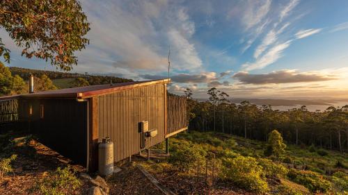 Woodbridge Hill Hideaway by null