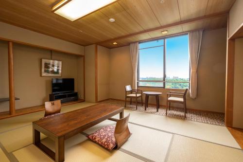 Japanese-style Room with 10 Tatami (MAX 5 Adults)