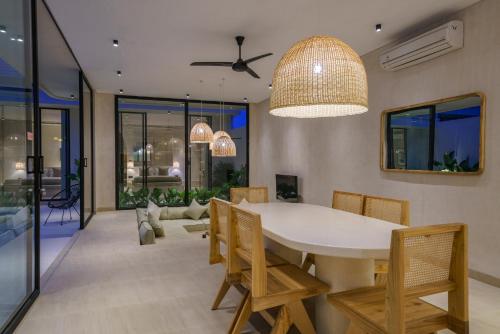 Villa Tilos - Stylish & Chic 2BR Mediterranean Villa in Canggu! - image 5