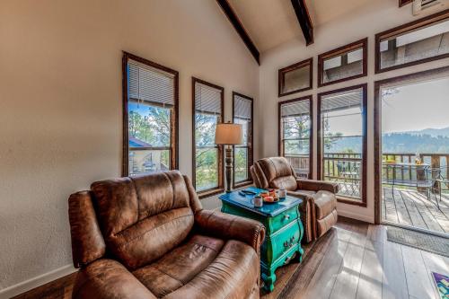 Hold Your Horses Hold Your Horses