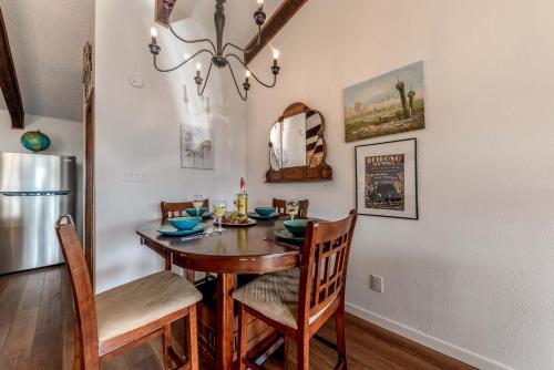 Hold Your Horses Hold Your Horses