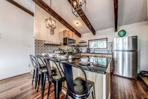 Hold Your Horses Hold Your Horses