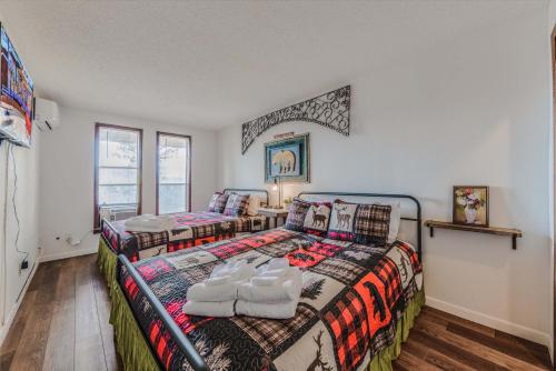 Hold Your Horses Hold Your Horses