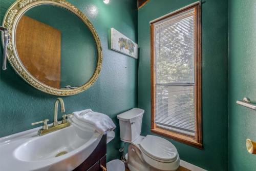 Hold Your Horses Hold Your Horses