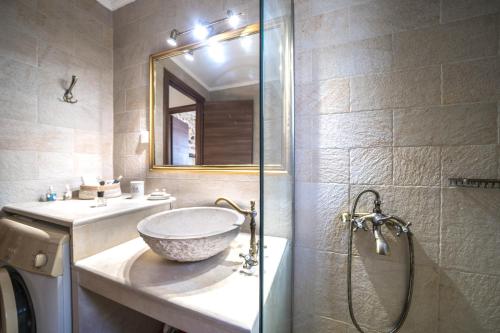 Arhontariki Luxury Apartments – Panormo, OK