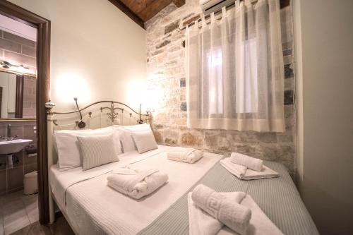 Arhontariki Luxury Apartments – Panormo, OK