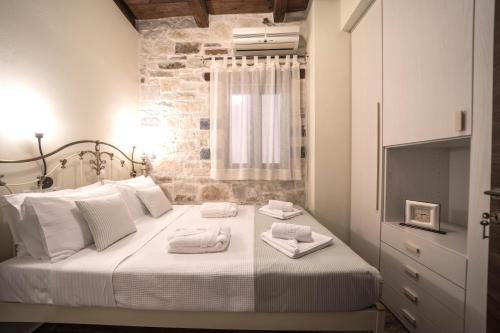 Arhontariki Luxury Apartments – Panormo, OK