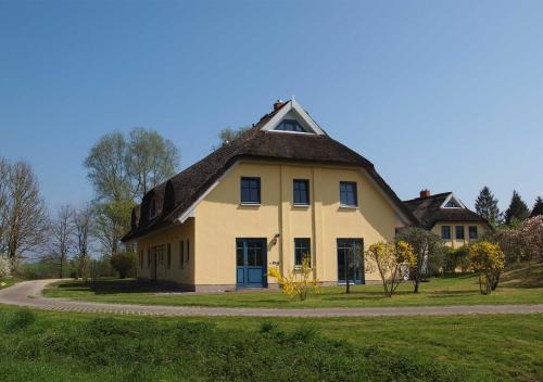 Sonniges Reetdachhaus Sonniges Reetdachhaus