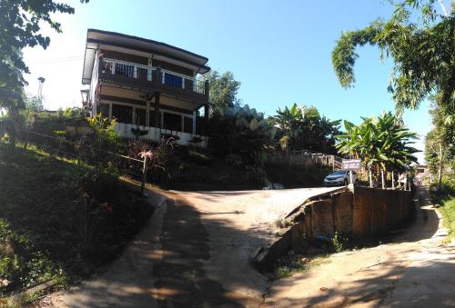 หลับสบายที่ดอยตุง Zuh meh ja Home lodge in Mae Fa Luang