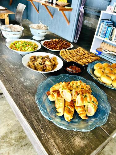 Aliments i begudes, Sanctum Eco Resort and Dive Center Una Una in Pulau Una Una
