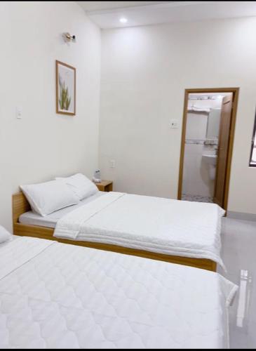 STANDARD SMALL DOUBLE OR TWIN