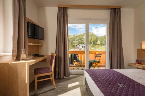 Superior Double Room with Balcony