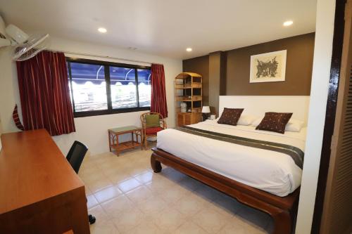 room detail thumbnail 0