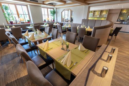 Restaurant, Gasthaus Hotel Zum Mohren in Niederstotzingen