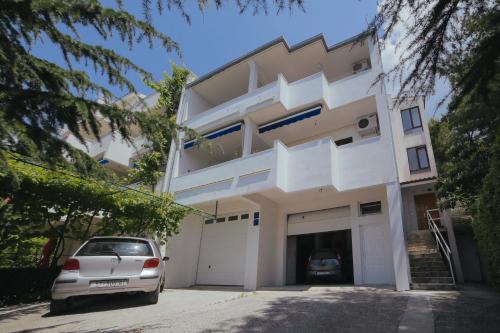  Apartments Dada in 21310 Omiš