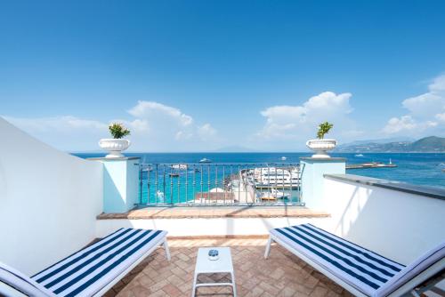 شرفة/ تراس, Relais Maresca Luxury Small Hotel in كابري