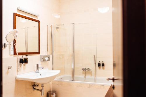 贝赛中庭酒店 贝赛中庭酒店