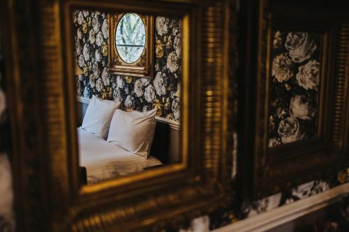 Brook Hall Hotel - image 6
