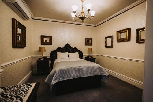 Brook Hall Hotel - image 2