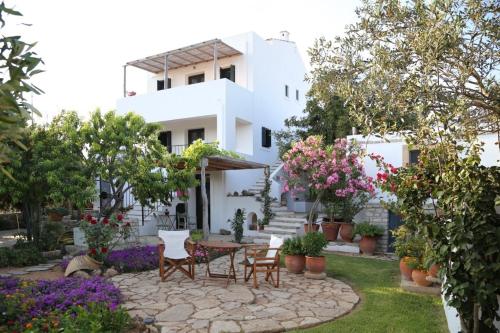 Perlegiannika Houses gîte à louer Barnés