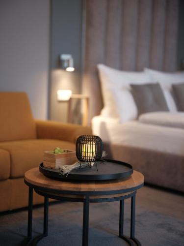 Superior Queen Room with one queen bed and sofa bed  image 8