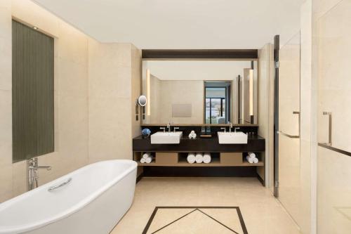 Radisson Blu Hotel Wuhan ETD Zone