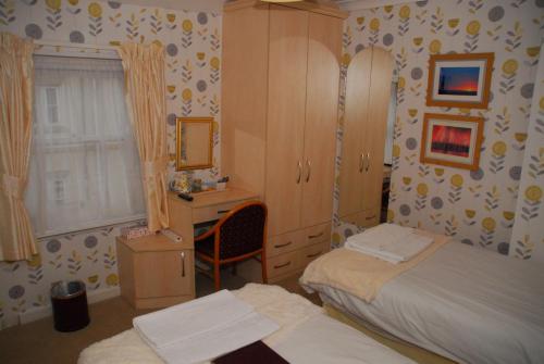 Weymouth Beach B&B - Adult Only