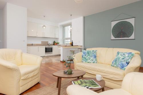 Warsaw Słomińskiego Apartment by Noclegi Renters, Варшава
