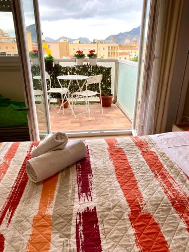 Double Room with Balcony image 1