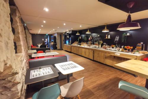 Essen und Erfrischungen, ibis Douai Centre in Douai