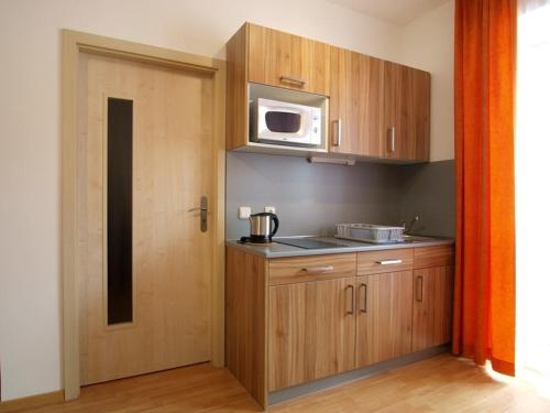 Studio (2 Adults)