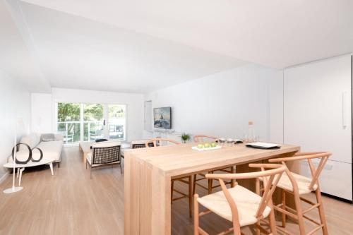 Beach Haus Residences Room Type - Deluxe One Bedroom Two Queen Accessible