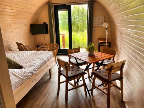 Pod Hotelkamer aan het water in Dongeradeel