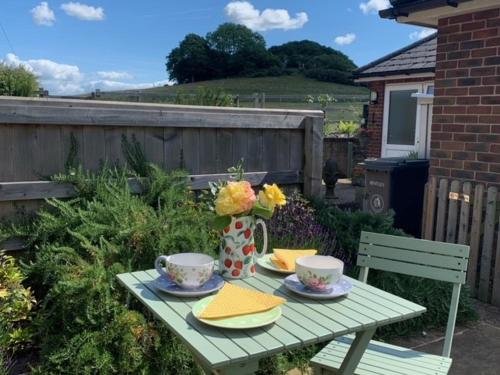Queen Bower Farm Lodge - image 5