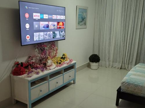 Studio Apartment with Sea View image 5