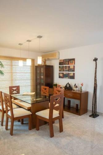 Casa completa con una habitación y 3 camas