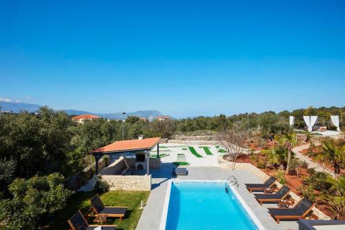 Villa Amaranthus- Private Pool- Jacuzzi- mini Golf