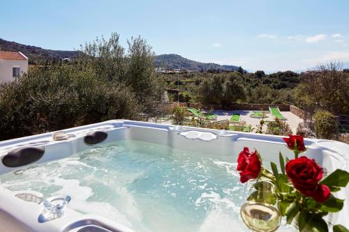 Villa Amaranthus- Private Pool- Jacuzzi- mini Golf