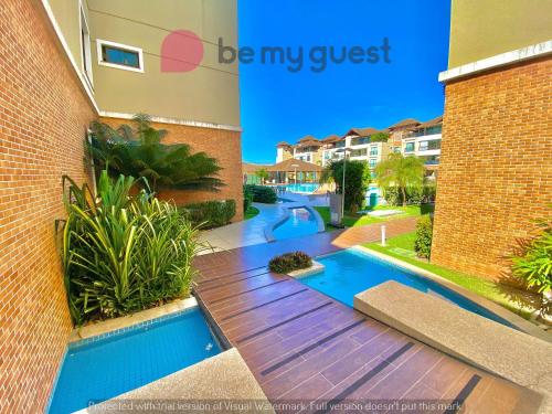 Condomínio Mediterranee Residence por Be My Guest