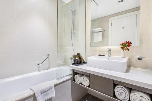 The S Holiday Homes Canal view Studio and One Bedroom Apartments Damac Maison Prive - image 6